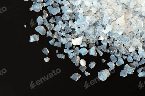 Preview: Pure silica gel crystals on black background