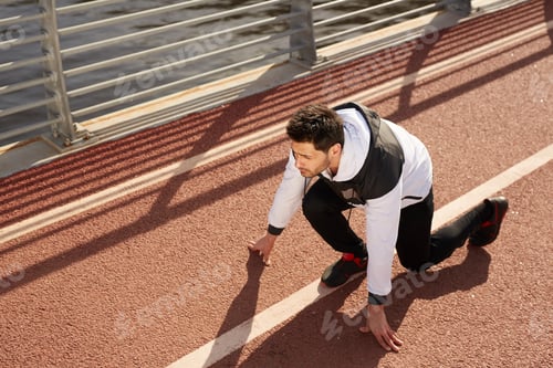 Preview: Sprinter on racetrack