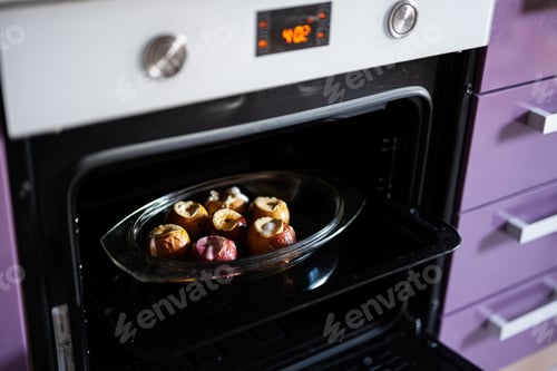 Preview: Homemade baked apples in the oven.