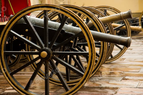Preview: Old cannon in City Palace, Jaipur, Rajasthan, India