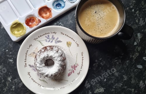 Preview: Powdered Cake with Coffee and Painting Palette