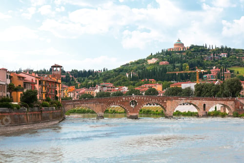 Preview: Verona old town view