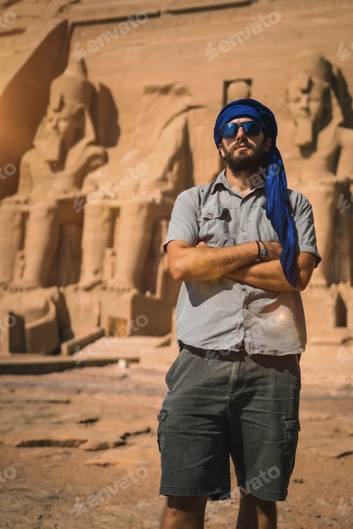 Preview: Portrait of a young tourist with a blue turban visiting the Abu Simbel Temple