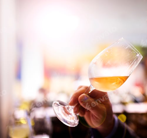 Preview: Young man in a bar