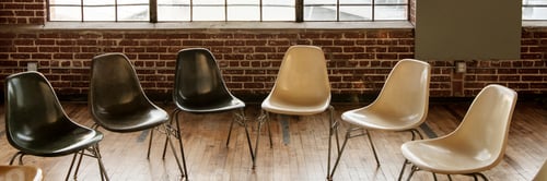 Preview: Empty chairs in circle