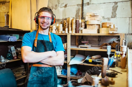 Preview: Self-employed carpenter