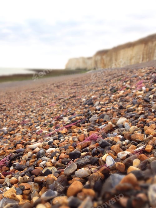 Preview: pebbled beach and chalk cliff in background