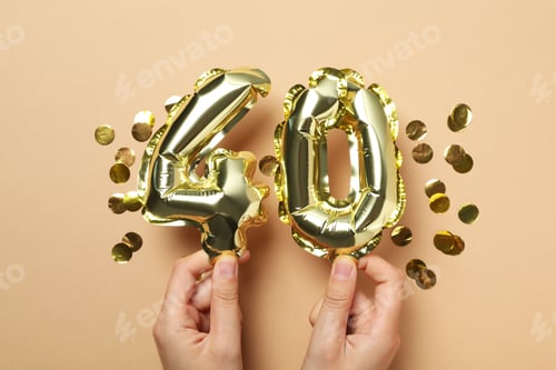 Preview: Festive number 40 made of golden balloons