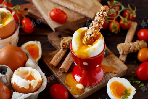 Preview: Soft-boiled egg with crisp bread