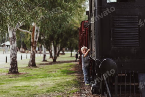 Preview: Young boy enjoying the day in the park