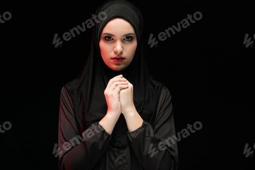 Preview: Portrait of young Muslim woman in traditional clothes