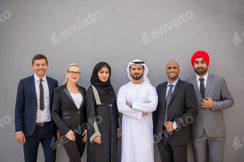 Preview: Business team in Dubai