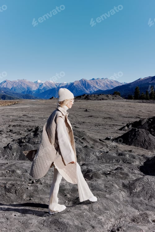 Preview: young woman nature autumn style travel to the mountains relaxation