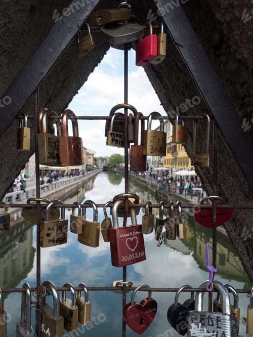 Preview: Lovers' padlocks on a bridge over the Naviglio Grande in Milan, Italy