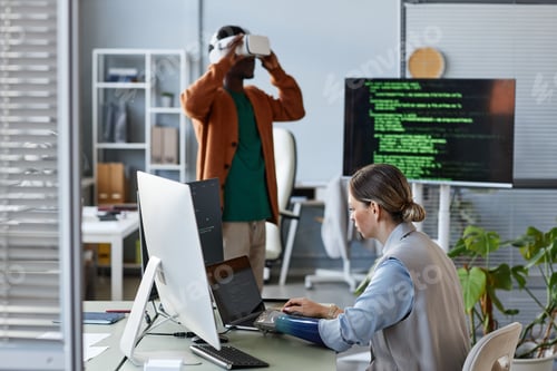 Preview: Creating Software for VR Headset