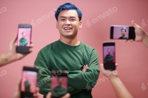 Preview: Blogger Enjoying His Fame
