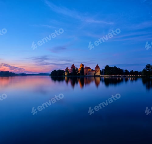 Preview: Trakai Island Castle in lake Galve, Lithuania