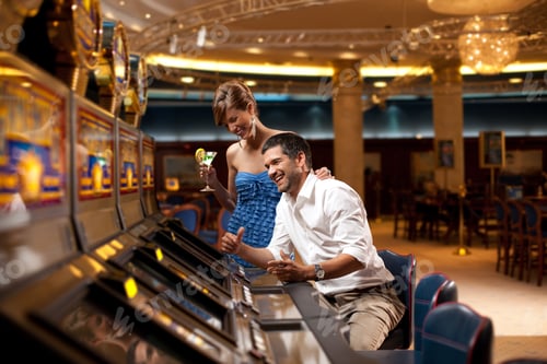 Preview: happy slot machine playing