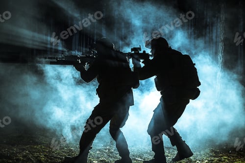Preview: Black silhouettes of soldiers