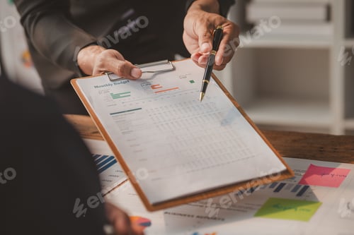 Preview: The sales department is having a monthly summary meeting to bring it to the department manager, they