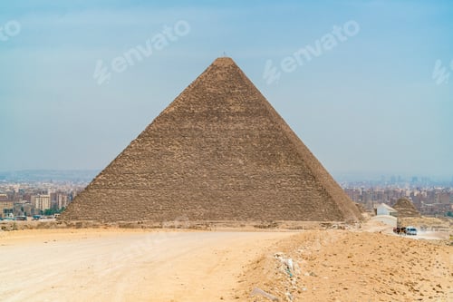 Preview: Egypt, Cairo, Giza pyramid complex