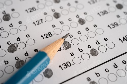 Vista previa: Answer sheets with pencil drawing fill to select choice, education concept.
