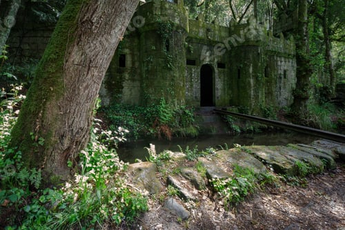 Vista previa: Fantastic castle in the Galician mythological mountains, Aldan, Spain
