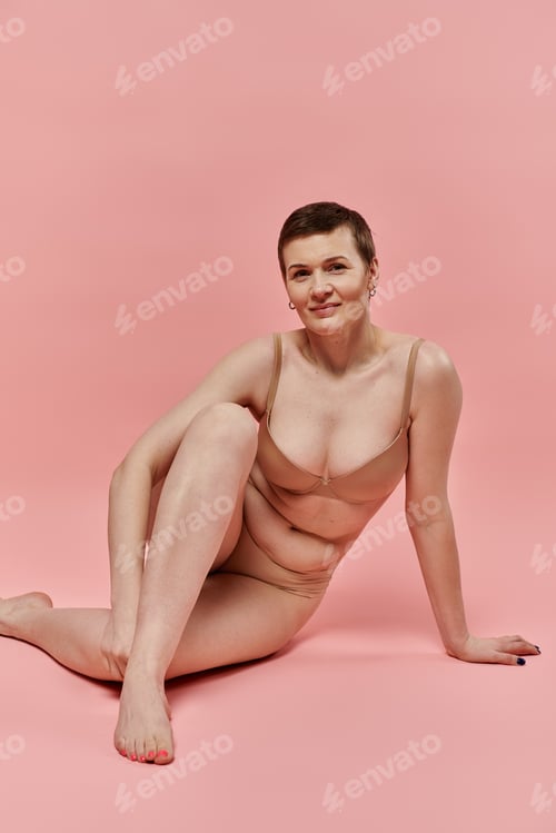 Preview: woman strength in bra