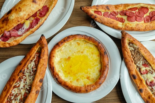 Preview: Various meat dishes and Turkish pastries