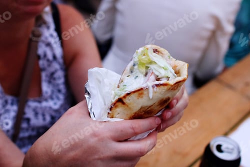 Preview: Falafel in pita bread