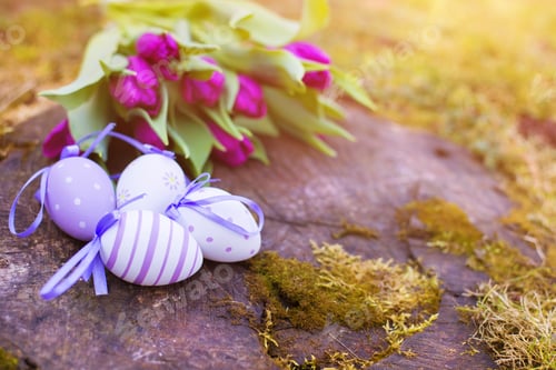 Preview: Easter eggs and flowers