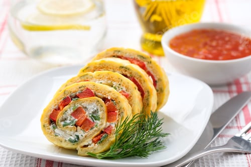 Preview: Egg roll with red pepper, cream cheese and herbs. Healthy eating.