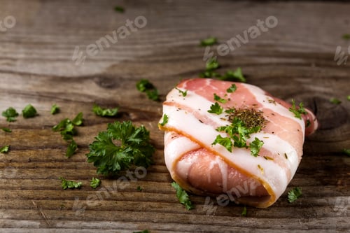 Vista previa: goat cheese wrapped in smoked bacon