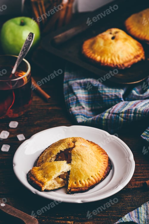 Preview: Homemade apple mini pies
