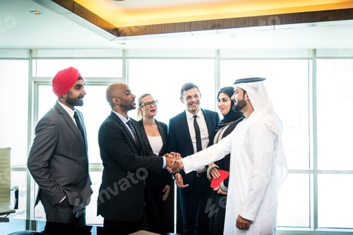 Preview: Business team in Dubai
