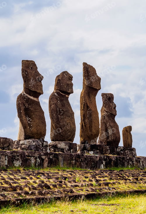 Preview: Moais on Easter Island, Chile