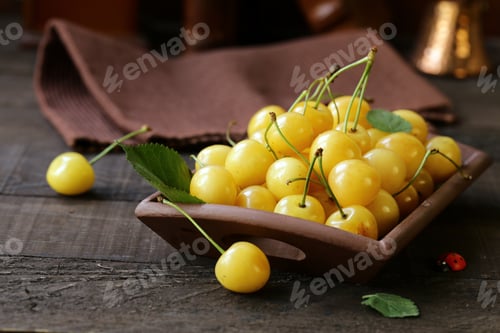 Preview: Yellow Cherry