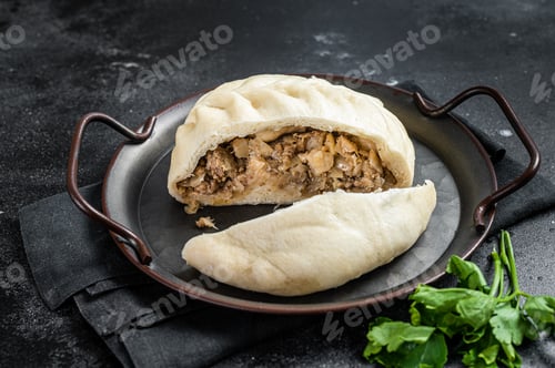 Preview: National Korean fast food - steamed pies pyan-se Pyanse with vegetable and meat.