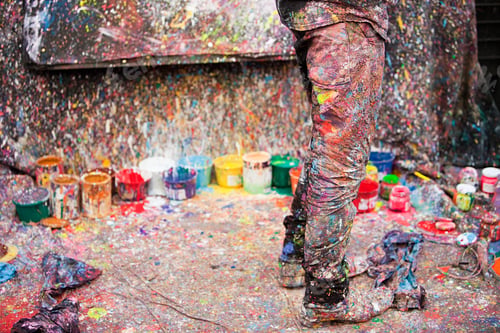 Preview: Artist and splattered paint, San Telmo, Buenos Aires, Argentina