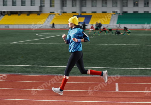 Preview: Woman running