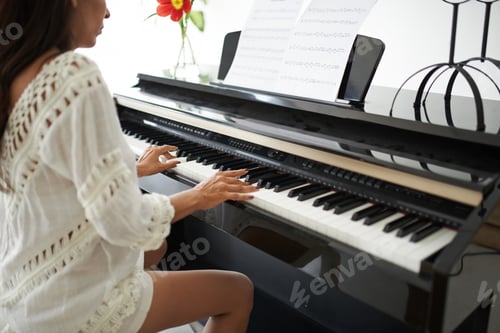 Preview: Female composer