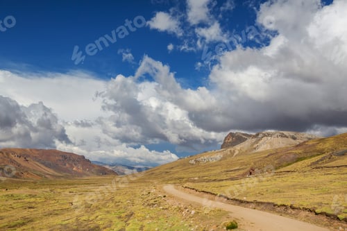 Preview: Road in Peru