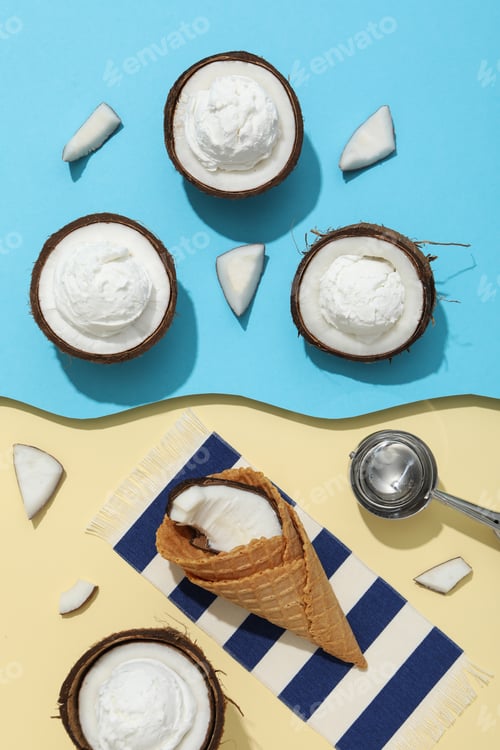 Preview: Summer dessert - ice cream, ice cream with coconut