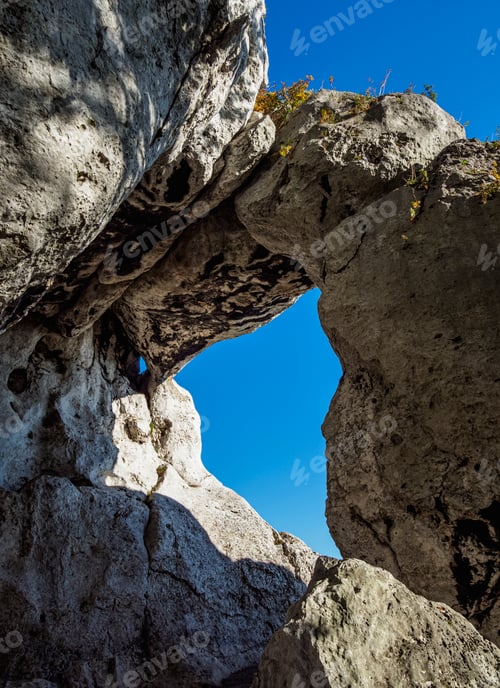 Preview: Rzedkowickie Rocks at Polish Jura