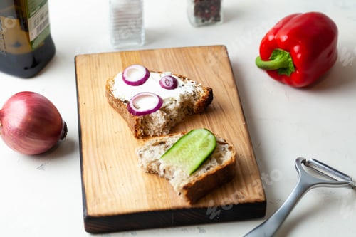 Preview: Sandwich making