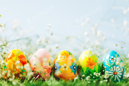 Preview: Decorative eggs on green grass.