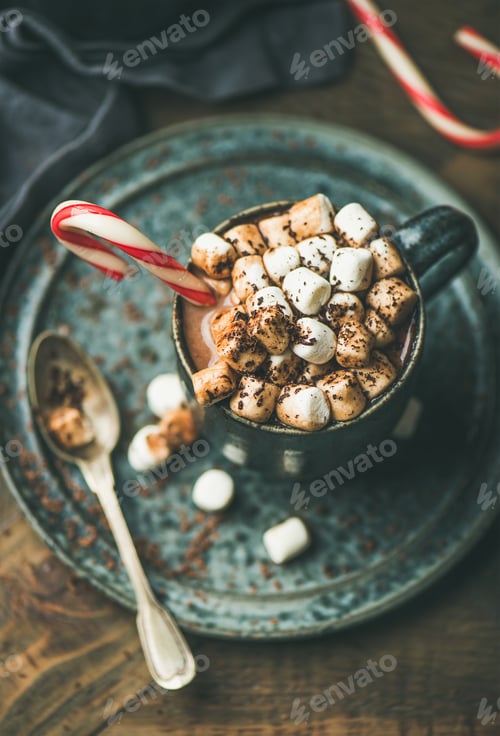Preview: Christmas hot chocolate with marshmallows and candy cane