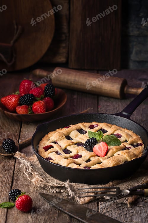 Preview: Traditional berry pie