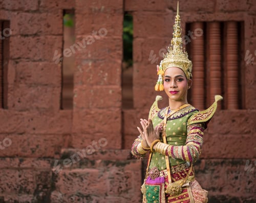 Preview: Thailand Dancing in masked Khon performances
