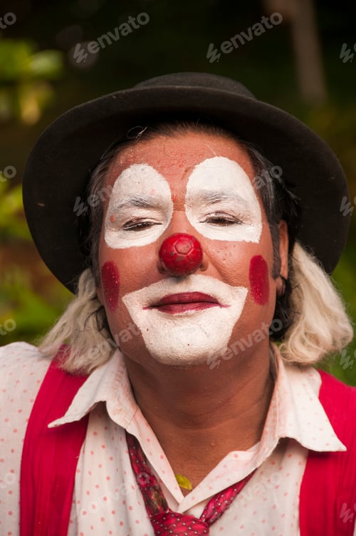 Preview: Portrait of impersonator as a joker, India.